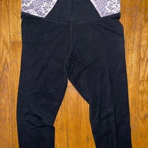 PINK Victoria's Secret Black and Lavender Leggings